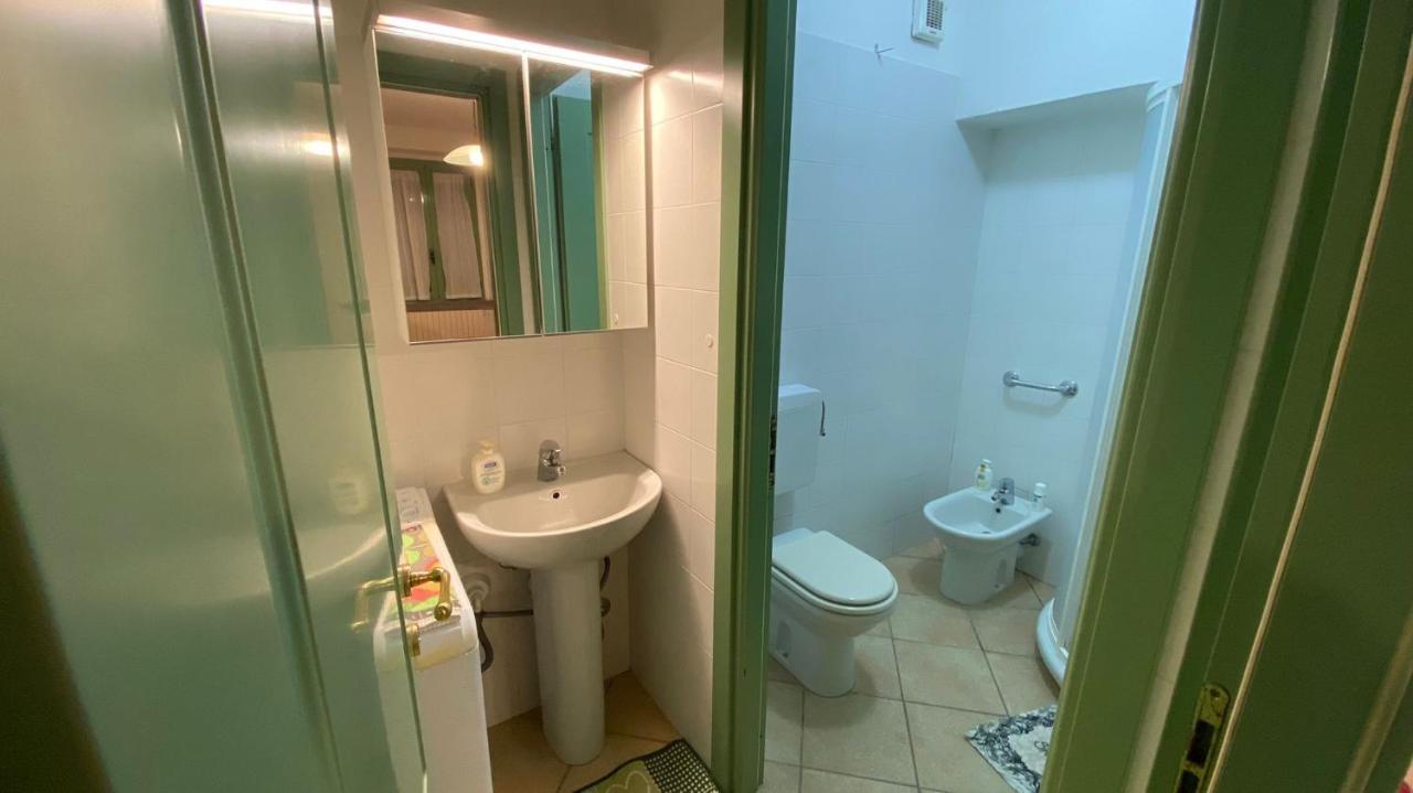 Al Vecchio Pero, Con Ampio Giardino Privato Villa La Morra Exterior foto