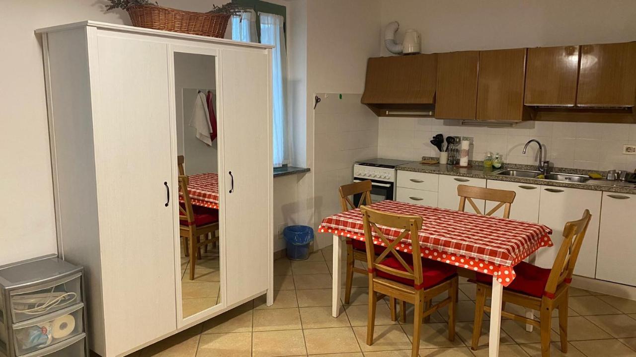 Al Vecchio Pero, Con Ampio Giardino Privato Villa La Morra Exterior foto