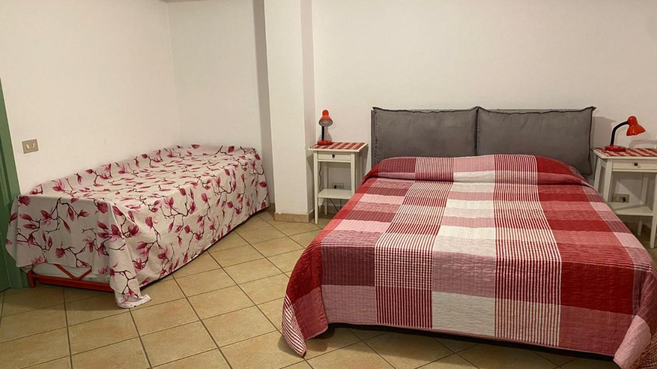 Al Vecchio Pero, Con Ampio Giardino Privato Villa La Morra Exterior foto