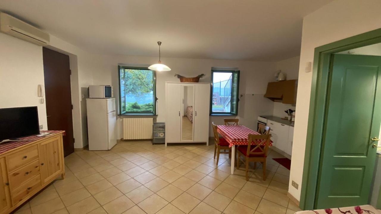 Al Vecchio Pero, Con Ampio Giardino Privato Villa La Morra Exterior foto